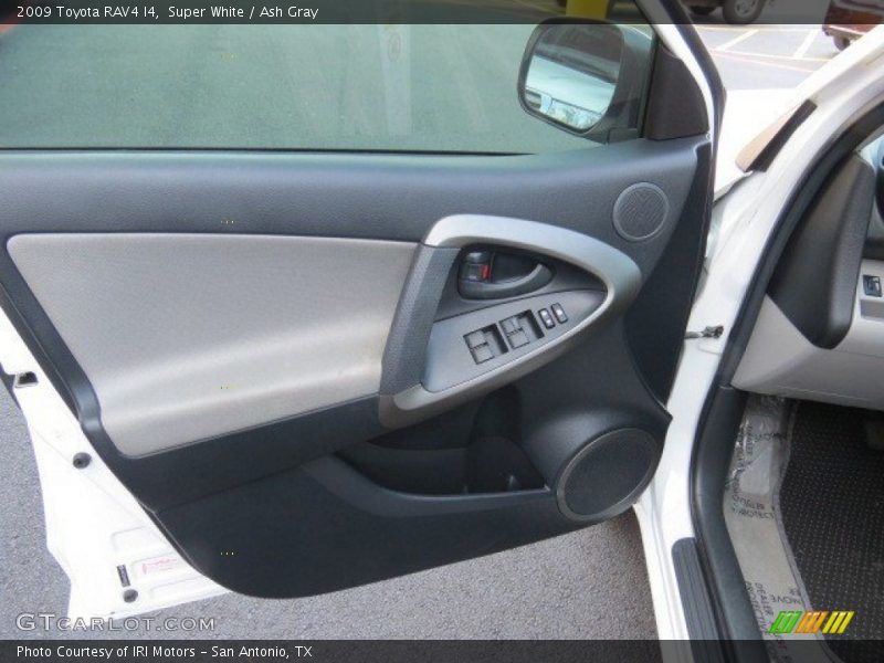 Super White / Ash Gray 2009 Toyota RAV4 I4