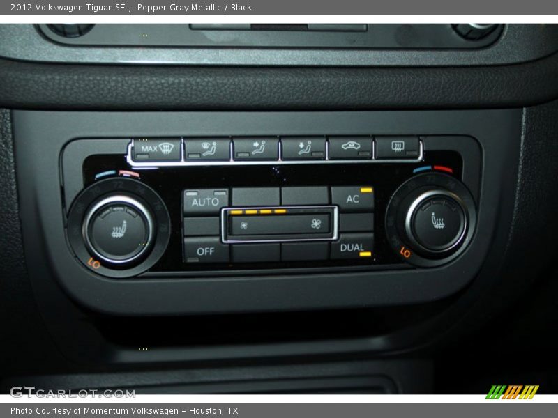 Pepper Gray Metallic / Black 2012 Volkswagen Tiguan SEL