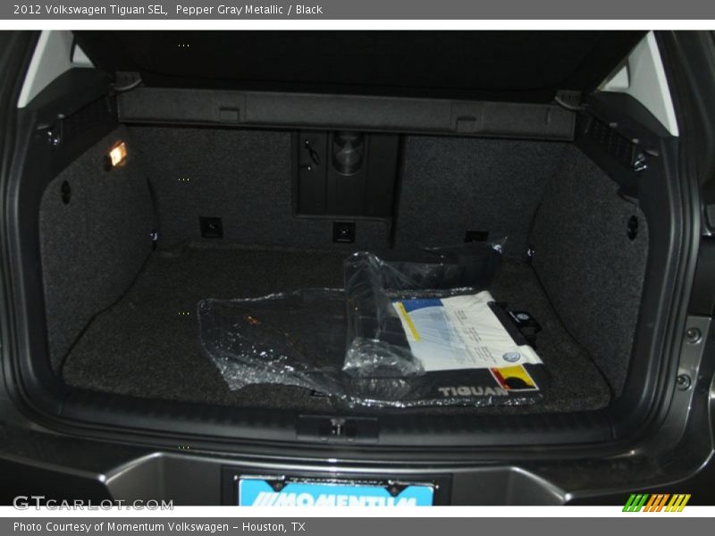 Pepper Gray Metallic / Black 2012 Volkswagen Tiguan SEL