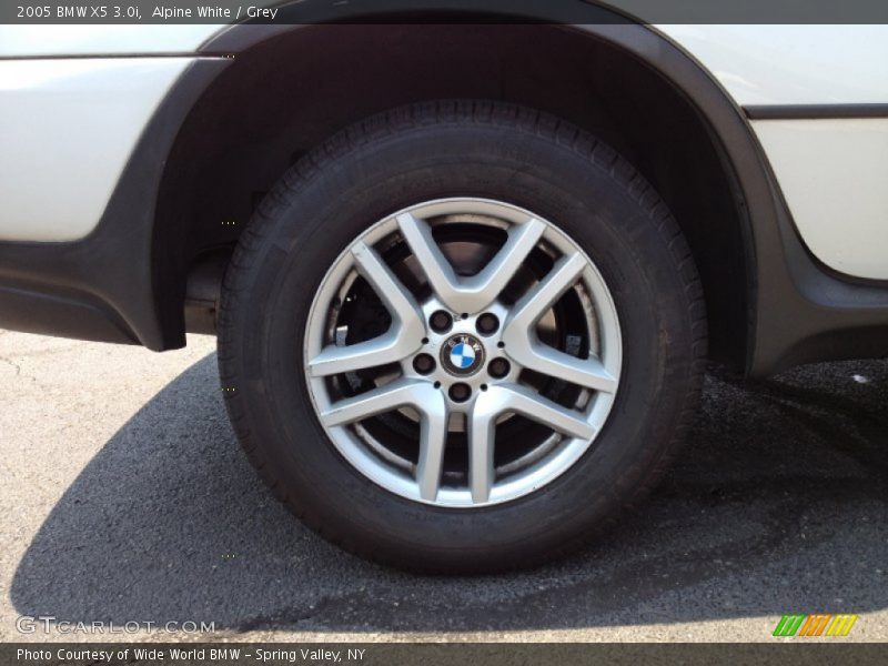 Alpine White / Grey 2005 BMW X5 3.0i