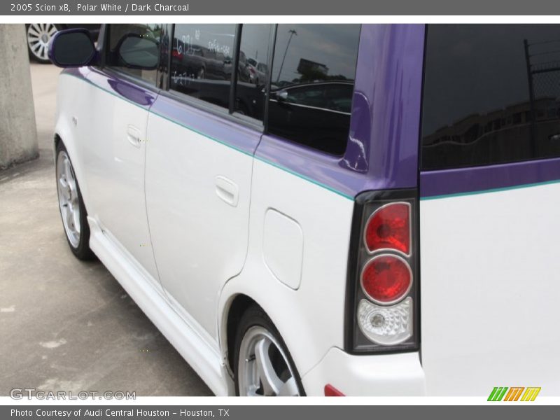 Polar White / Dark Charcoal 2005 Scion xB