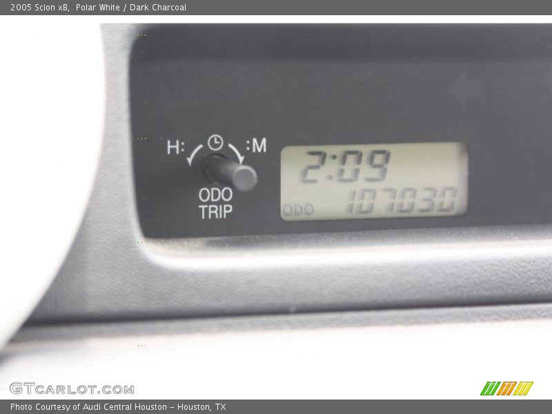 Polar White / Dark Charcoal 2005 Scion xB