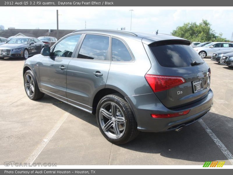 Daytona Gray Pearl Effect / Black 2012 Audi Q5 3.2 FSI quattro