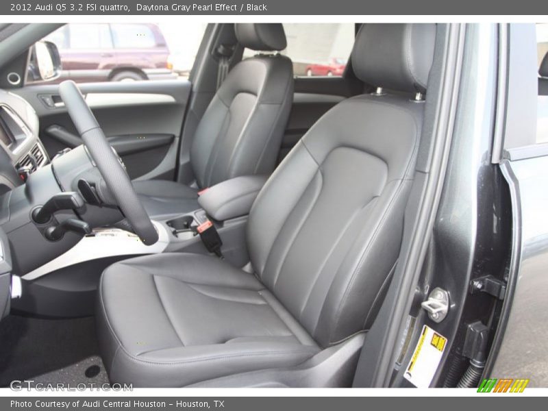 Front Seat of 2012 Q5 3.2 FSI quattro