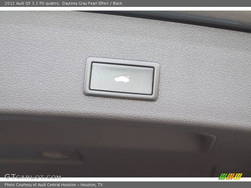 Daytona Gray Pearl Effect / Black 2012 Audi Q5 3.2 FSI quattro