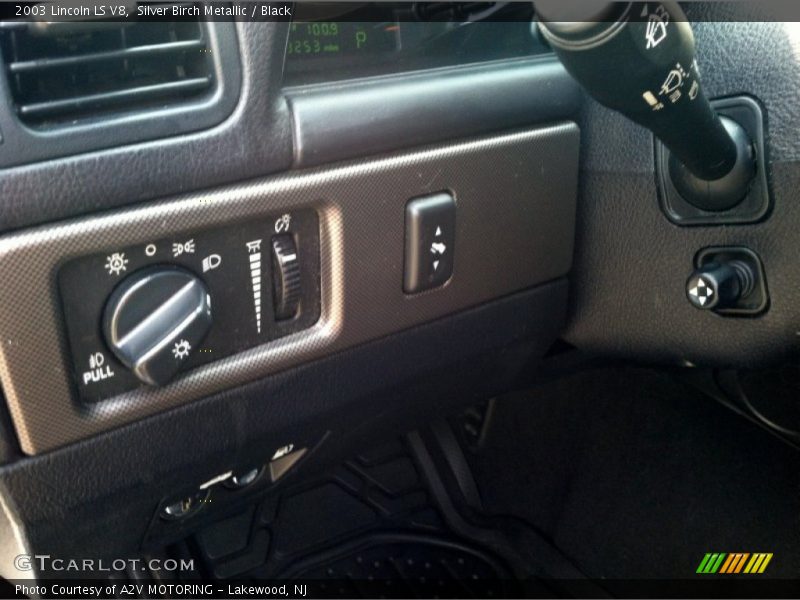 Silver Birch Metallic / Black 2003 Lincoln LS V8