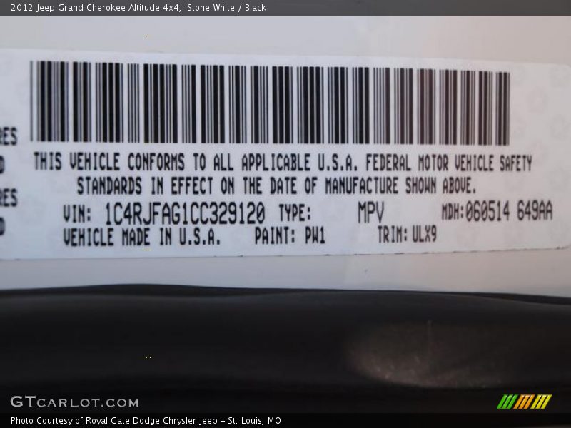 Stone White / Black 2012 Jeep Grand Cherokee Altitude 4x4