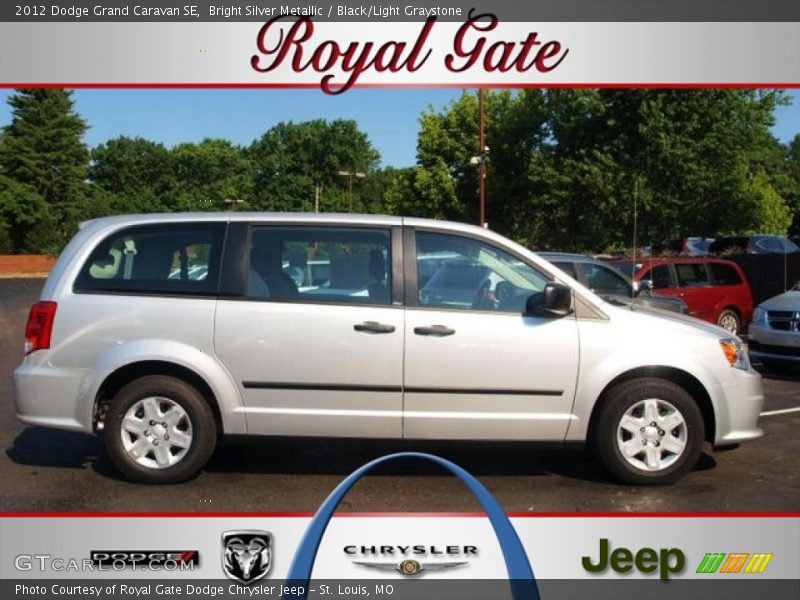 Bright Silver Metallic / Black/Light Graystone 2012 Dodge Grand Caravan SE