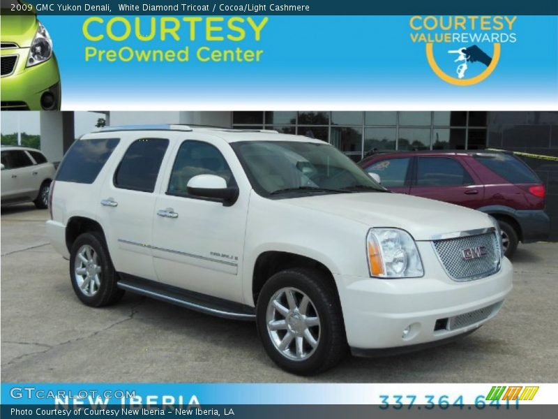 White Diamond Tricoat / Cocoa/Light Cashmere 2009 GMC Yukon Denali