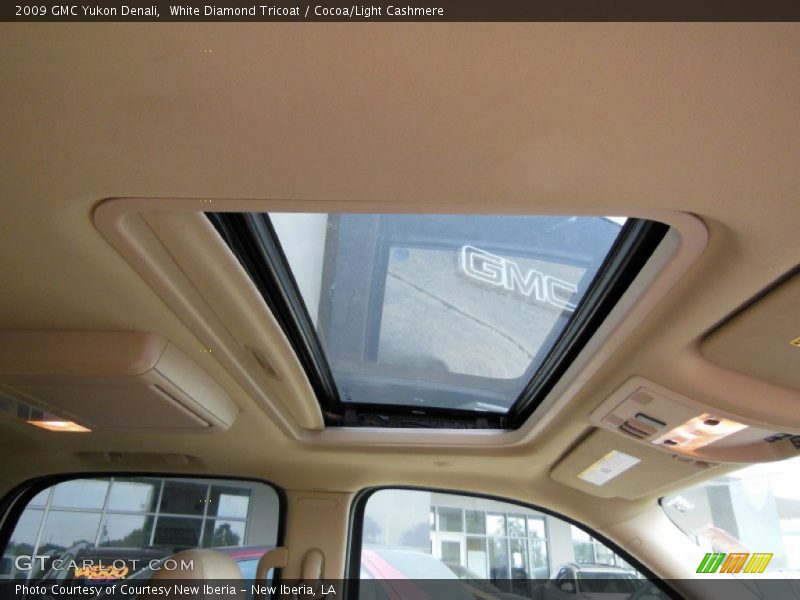 White Diamond Tricoat / Cocoa/Light Cashmere 2009 GMC Yukon Denali