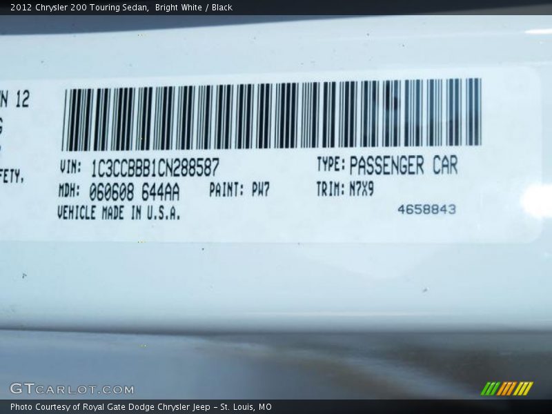 Bright White / Black 2012 Chrysler 200 Touring Sedan
