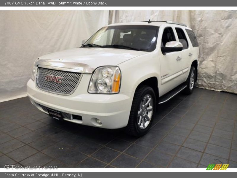 Summit White / Ebony Black 2007 GMC Yukon Denali AWD