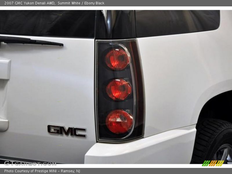 Summit White / Ebony Black 2007 GMC Yukon Denali AWD