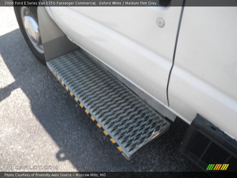 Oxford White / Medium Flint Grey 2006 Ford E Series Van E350 Passenger Commercial