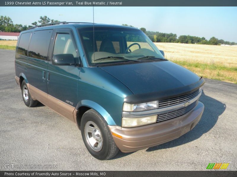 Front 3/4 View of 1999 Astro LS Passenger Van