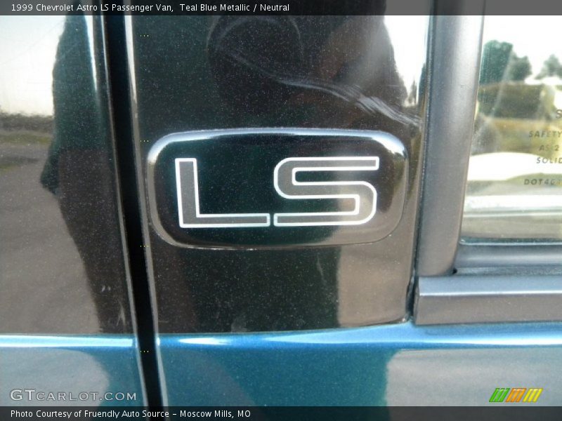  1999 Astro LS Passenger Van Logo