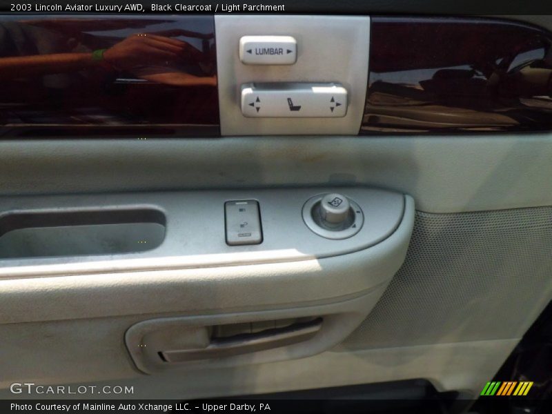 Black Clearcoat / Light Parchment 2003 Lincoln Aviator Luxury AWD