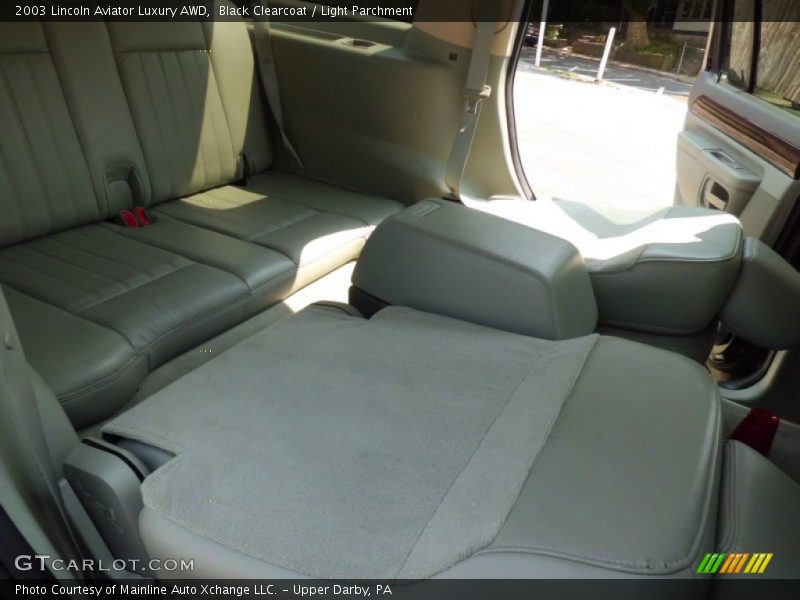 Black Clearcoat / Light Parchment 2003 Lincoln Aviator Luxury AWD