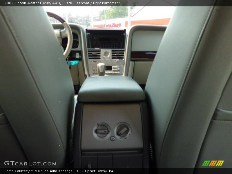 Black Clearcoat / Light Parchment 2003 Lincoln Aviator Luxury AWD