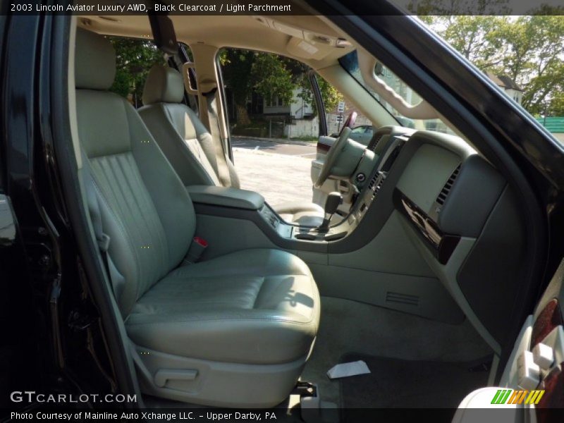 Black Clearcoat / Light Parchment 2003 Lincoln Aviator Luxury AWD