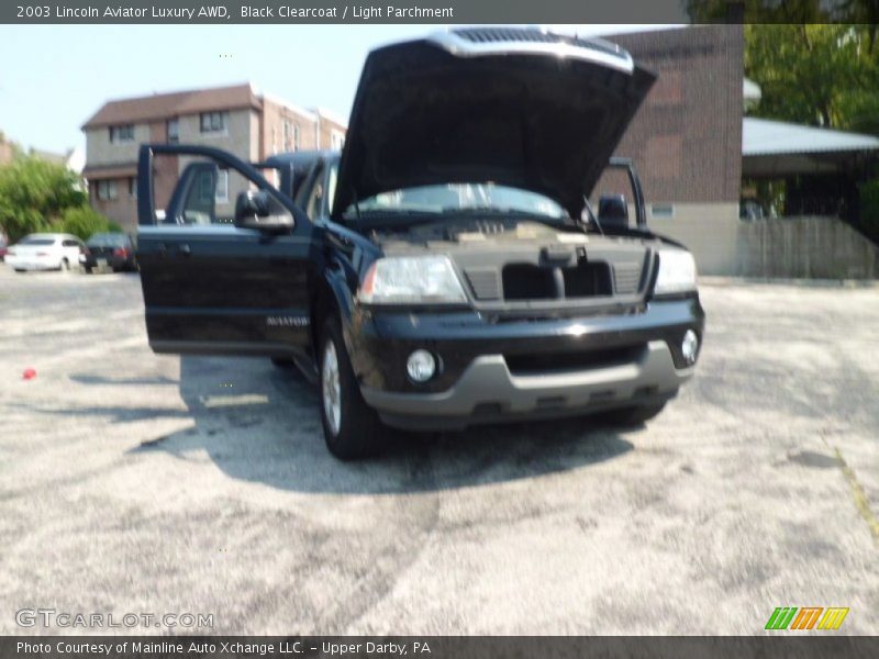 Black Clearcoat / Light Parchment 2003 Lincoln Aviator Luxury AWD