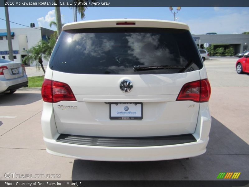 Calla Lilly White / Aero Gray 2010 Volkswagen Routan SE