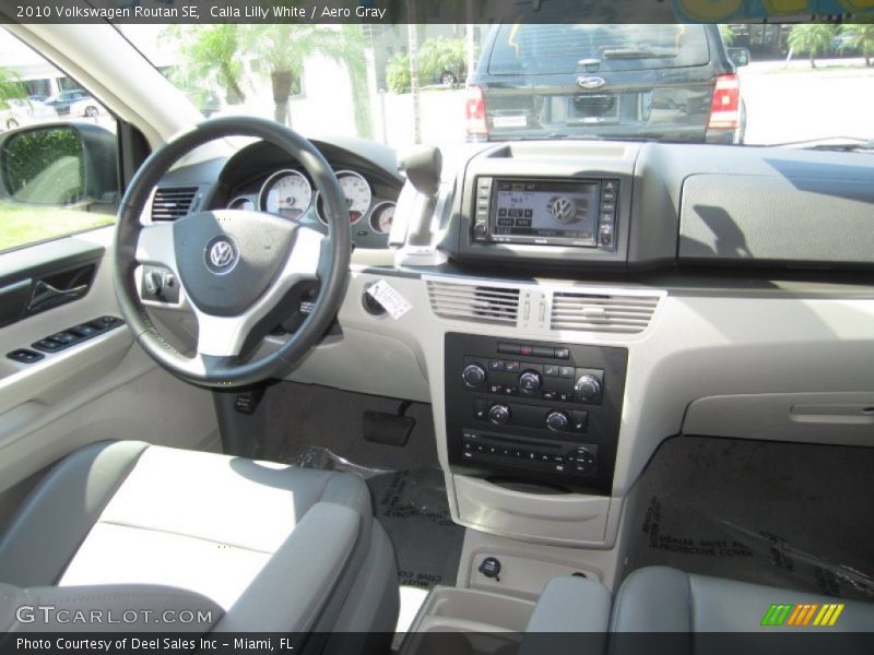 Calla Lilly White / Aero Gray 2010 Volkswagen Routan SE