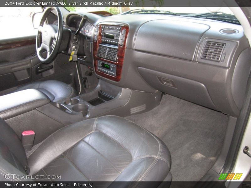 Dashboard of 2004 Explorer Limited AWD