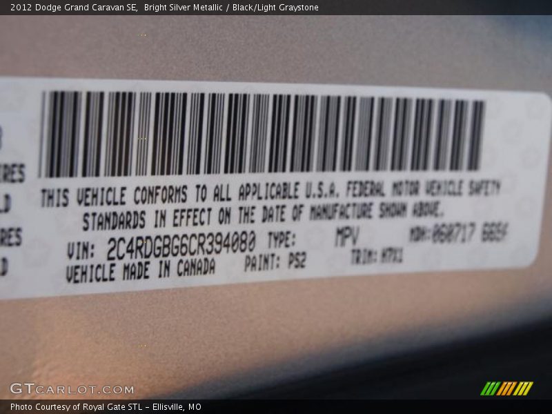 Bright Silver Metallic / Black/Light Graystone 2012 Dodge Grand Caravan SE