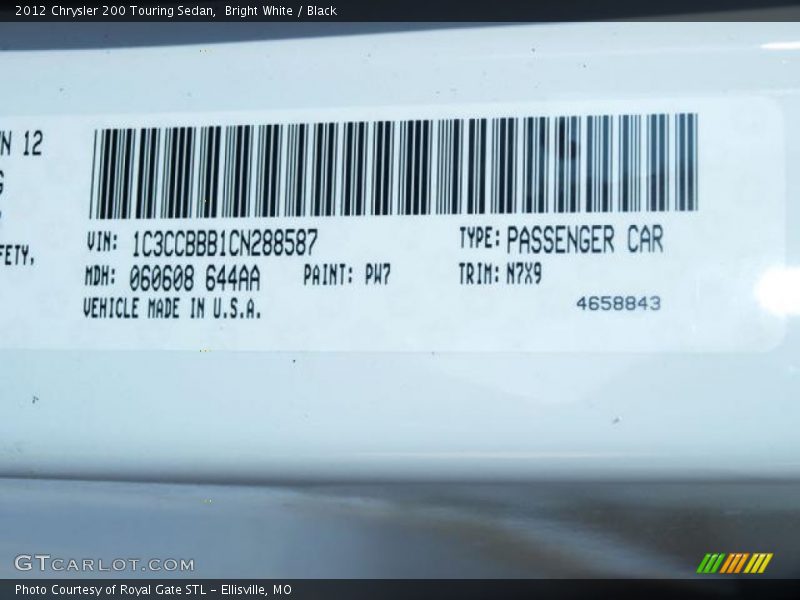 Bright White / Black 2012 Chrysler 200 Touring Sedan