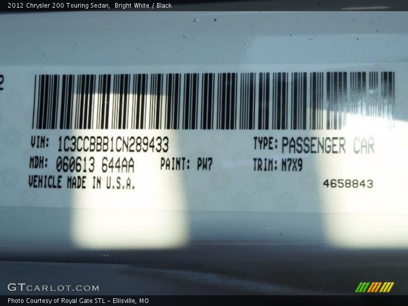 Bright White / Black 2012 Chrysler 200 Touring Sedan