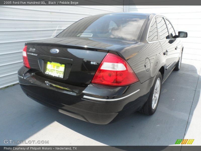 Black / Pebble Beige 2005 Ford Five Hundred SEL