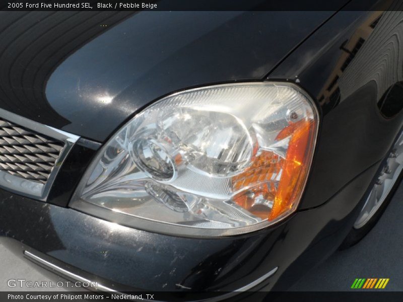 Black / Pebble Beige 2005 Ford Five Hundred SEL