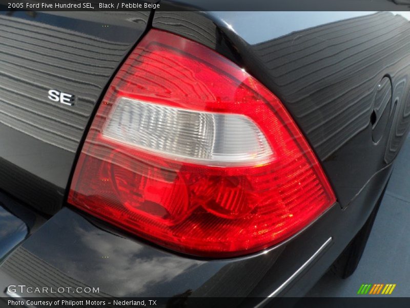 Black / Pebble Beige 2005 Ford Five Hundred SEL