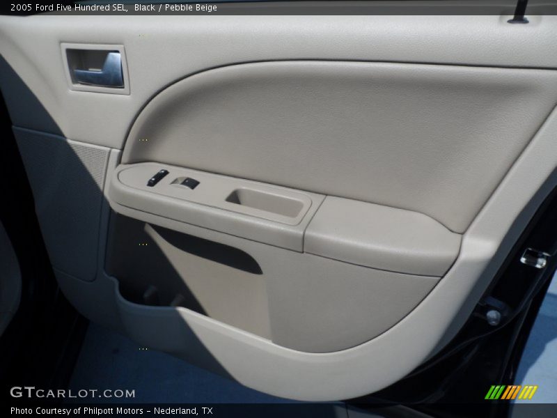 Black / Pebble Beige 2005 Ford Five Hundred SEL