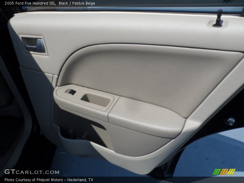 Black / Pebble Beige 2005 Ford Five Hundred SEL