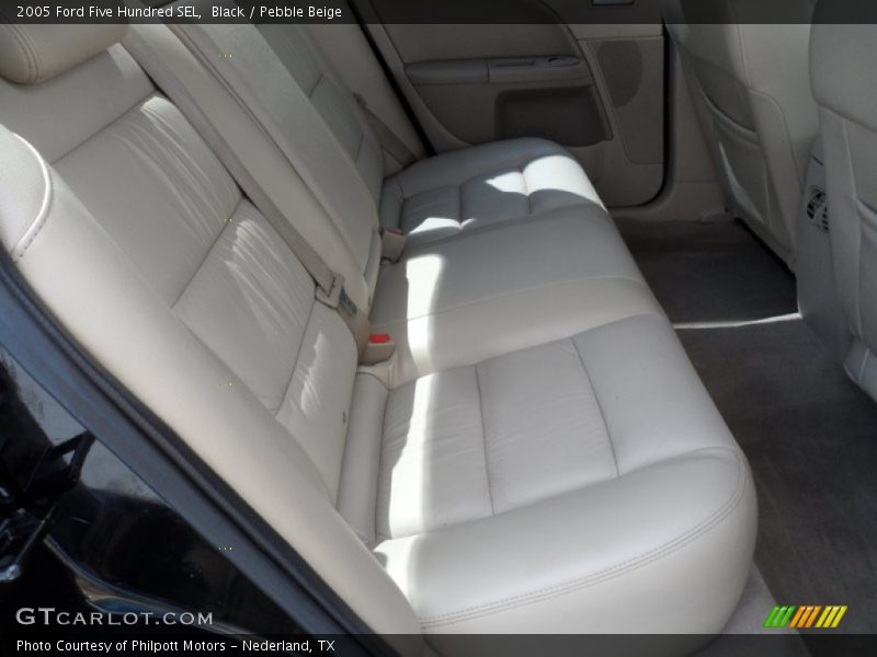 Black / Pebble Beige 2005 Ford Five Hundred SEL
