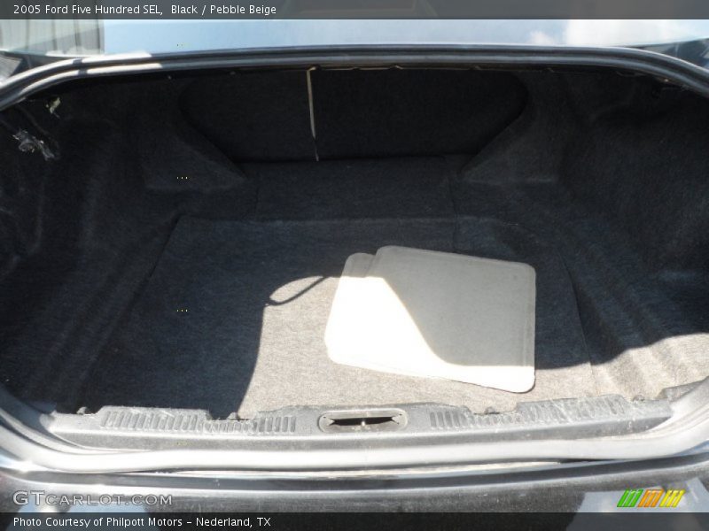 Black / Pebble Beige 2005 Ford Five Hundred SEL