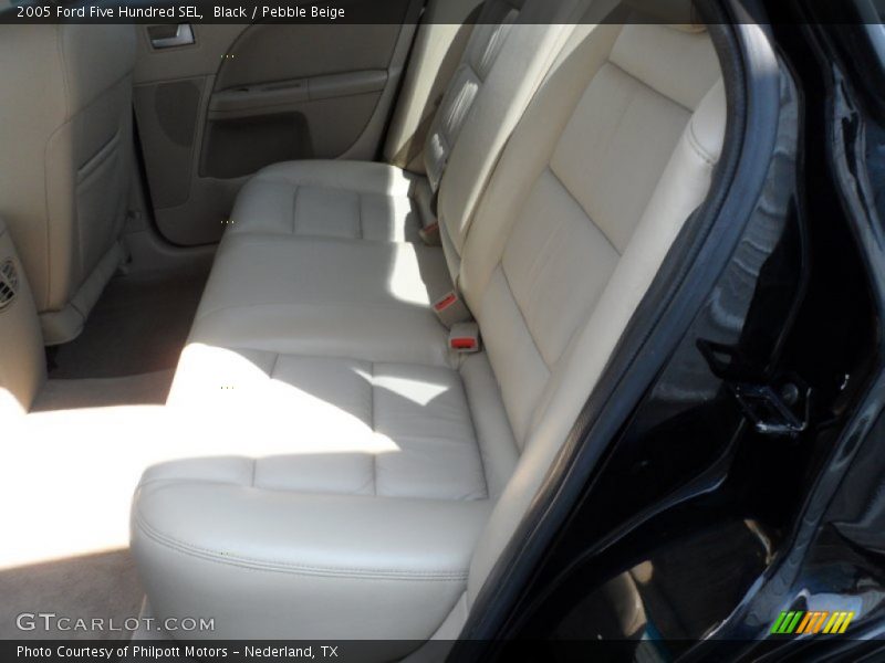 Black / Pebble Beige 2005 Ford Five Hundred SEL