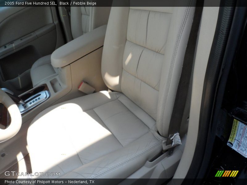 Black / Pebble Beige 2005 Ford Five Hundred SEL