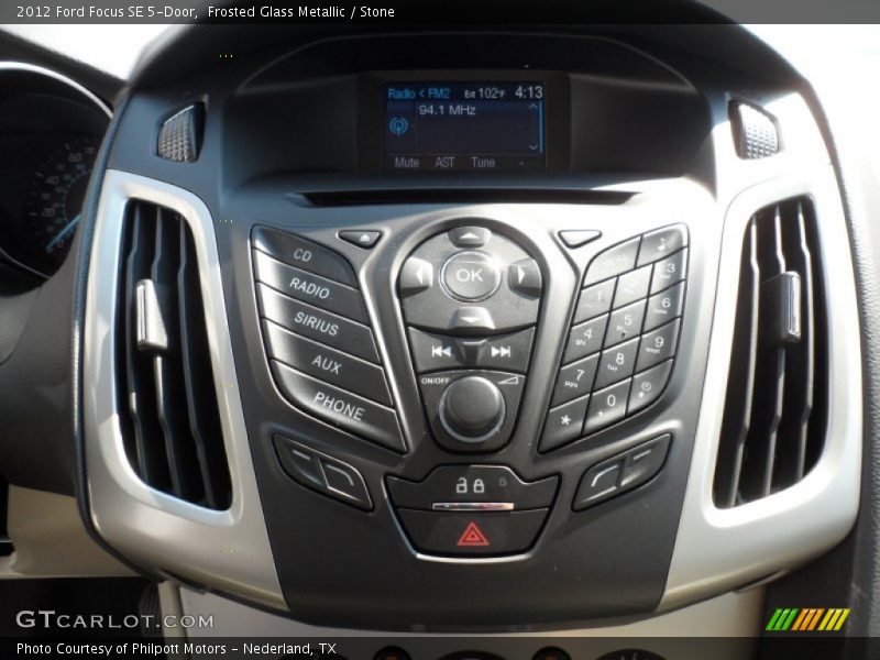 Controls of 2012 Focus SE 5-Door