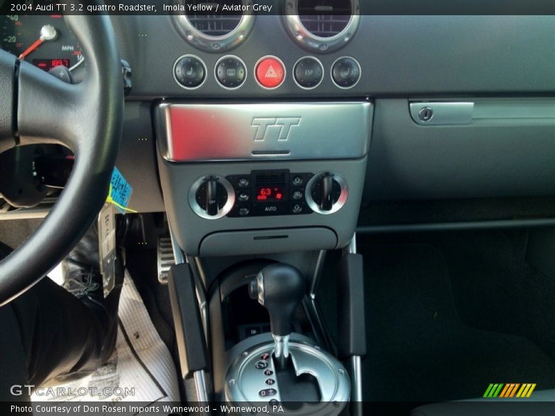 Controls of 2004 TT 3.2 quattro Roadster