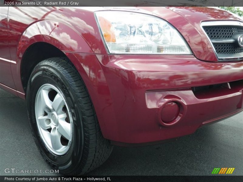 Radiant Red / Gray 2006 Kia Sorento LX