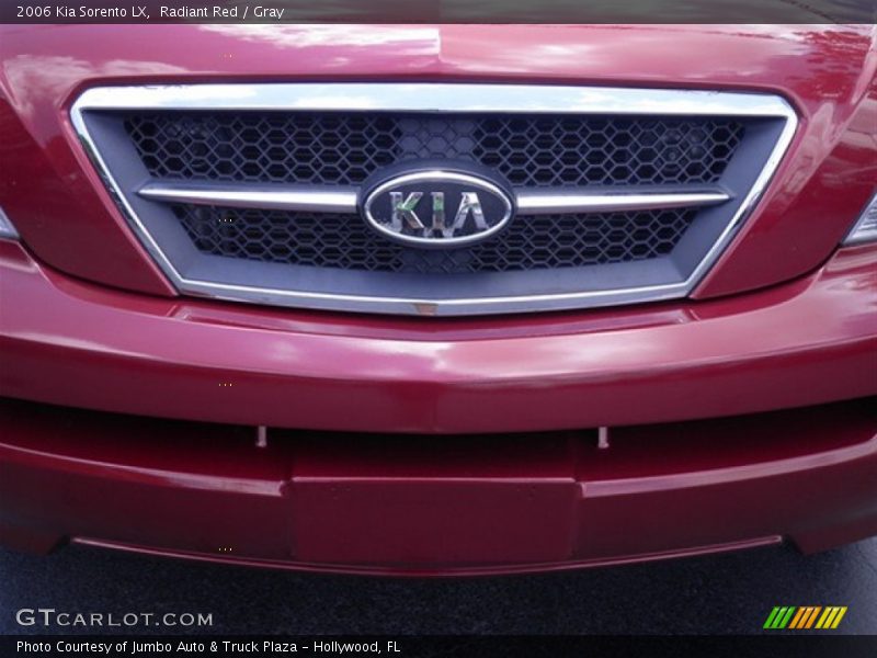 Radiant Red / Gray 2006 Kia Sorento LX