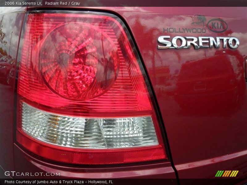 Radiant Red / Gray 2006 Kia Sorento LX