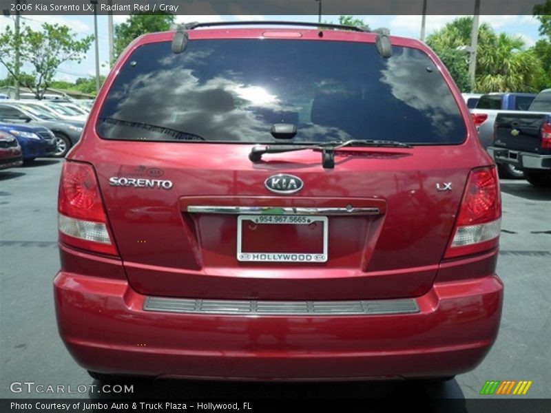 Radiant Red / Gray 2006 Kia Sorento LX