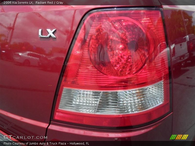 Radiant Red / Gray 2006 Kia Sorento LX
