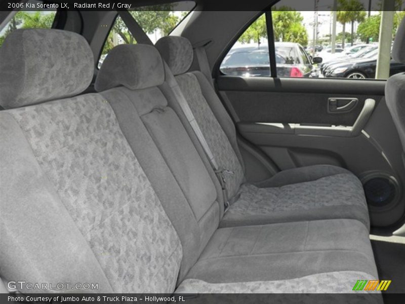Radiant Red / Gray 2006 Kia Sorento LX