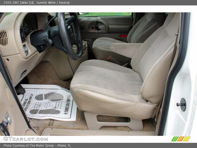  2003 Safari SLE Neutral Interior