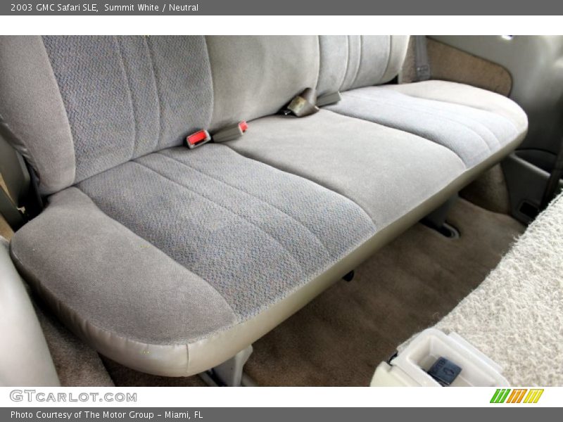 Summit White / Neutral 2003 GMC Safari SLE